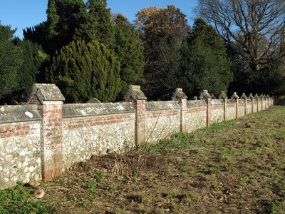Cemetery wall - Ifield, Crawley, Sussex 23-Nov-2017