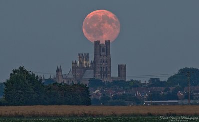 Ely Cathedral moon.jpg